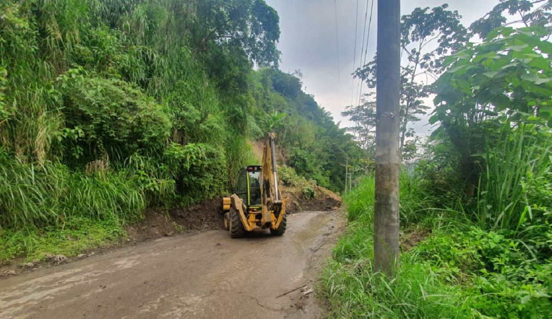 Derrumbes Tolima: Derrumbe afecta movilidad vía al Cañón del Combeima en Ibagué