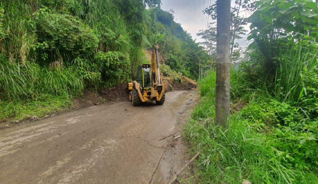 Derrumbe afecta movilidad vía al Cañón del Combeima en Ibagué