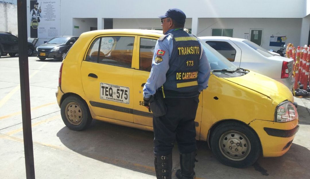 Taxistas ilegales en Cartagena: El cobro de la 'prima navideña' en taxis es ilegal en Cartagena