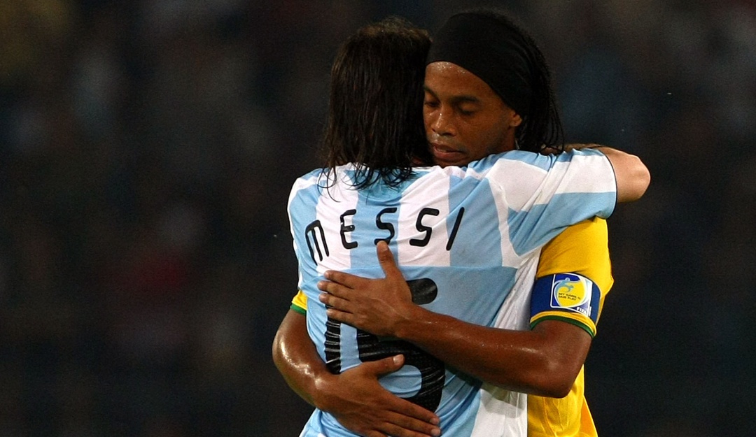 Ronaldinh Lionel Messi historia época: Ronaldinho califica a Messi el mejor de su época, pero no de la historia