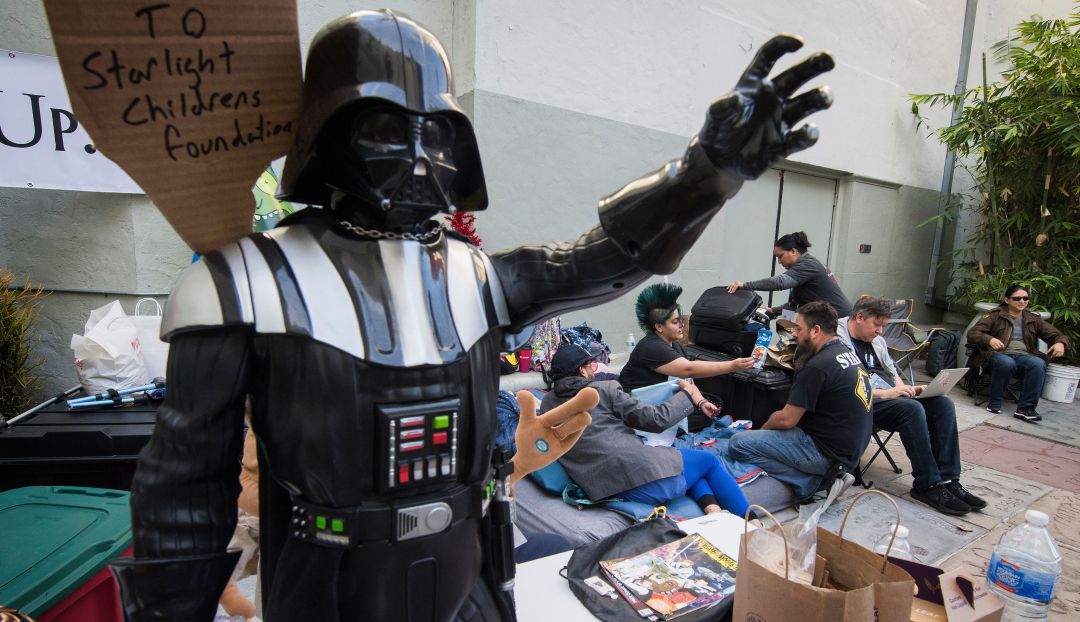 Star Wars Los Ángeles estreno: A una semana del estreno de Star Wars, fanáticos acampan en cine de LA