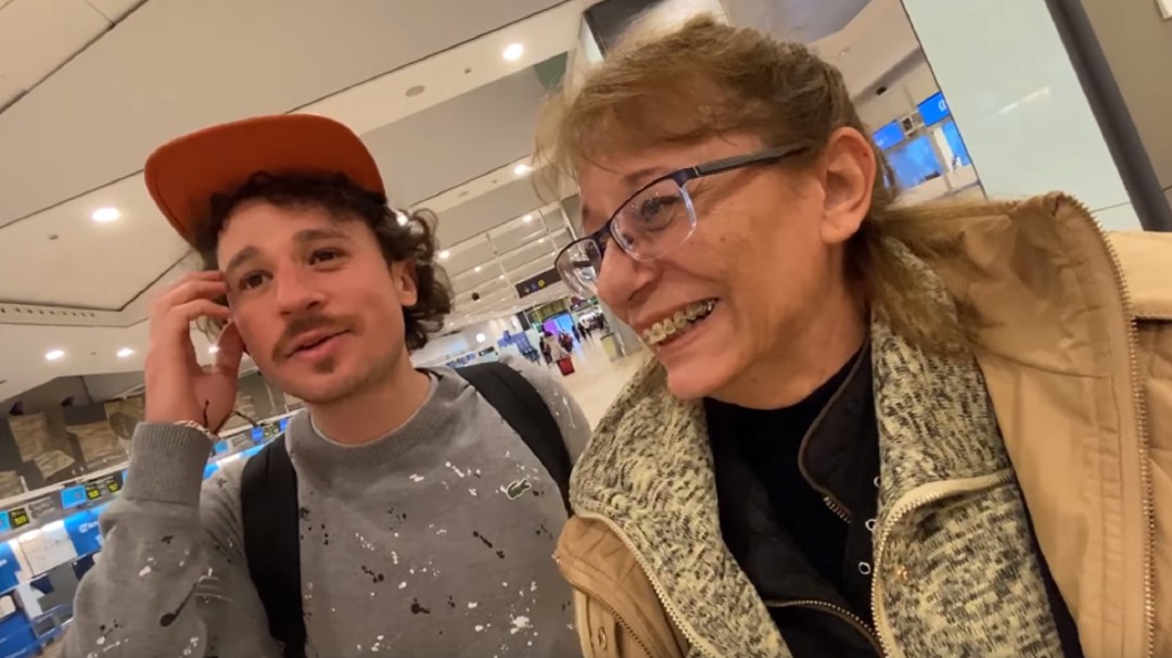 ¡Cracks! Madre de 'Luisito' tomó control de su canal y se volvió youtuber