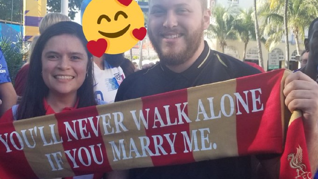 Hincha del Junior hizo una petición de matrimonio muy "futbolera"