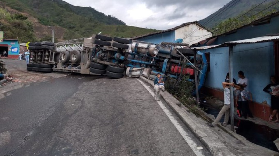 Accidente genera cierre de la vía Cúcuta- Ocaña