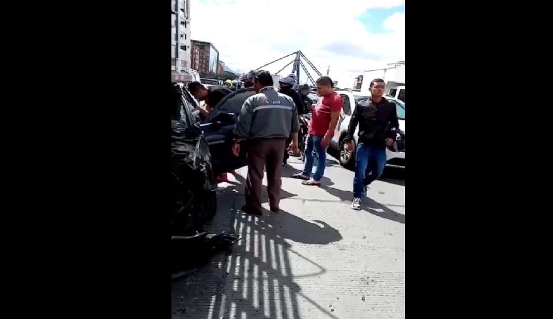 En video: Así quedó este Audi tras chocarse en el norte de Bogotá: En video: El terrible choque de un Audi en el norte de Bogotá