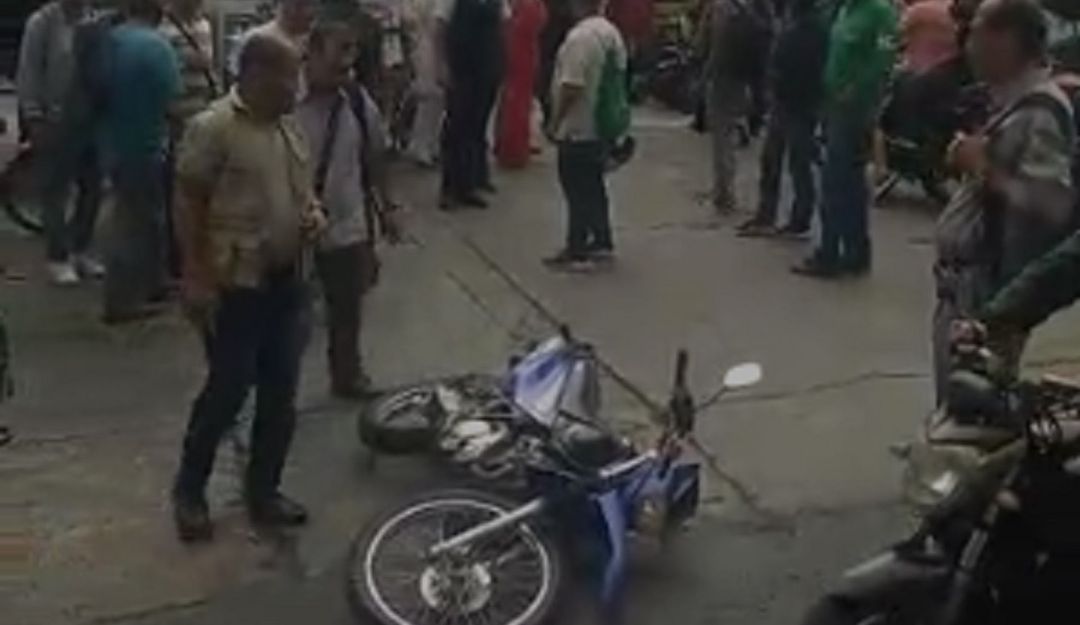 En el sector de la carrera 13 con calle 19 en Armenia se presentó el accidente de los presuntos fleteros