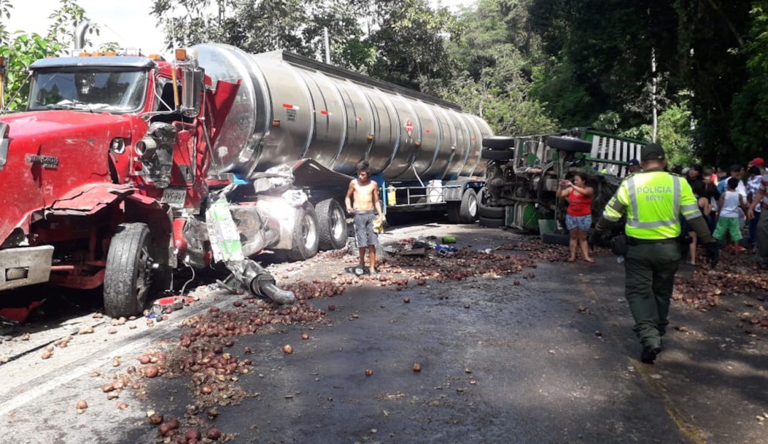Accidente tractomula Bucaramaga: Dos heridos graves en accidente entre El Playón y Ríonegro