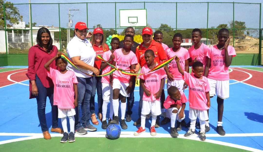 Canchas en Cartagena: Alcaldía de Cartagena y el IDER entregan cancha en Bocachica