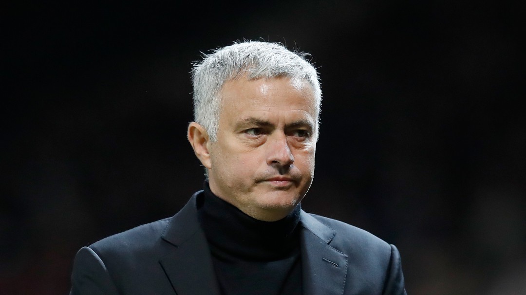 No lo podía creer: Así reaccionaron 'Mou' y Neville al error de De Gea