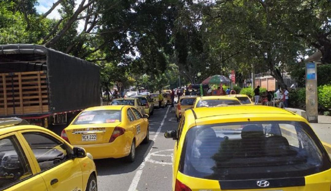 BUCARAMANGA MOVILIDAD CAOS VEHICULAR PICO Y PLACA: Caos vehícular durante primer día sin pico y placa