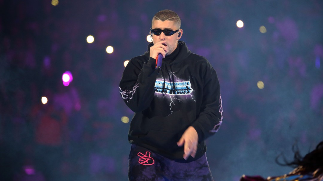 Bad Bunny entregó miles de juguetes a niños de Puerto Rico