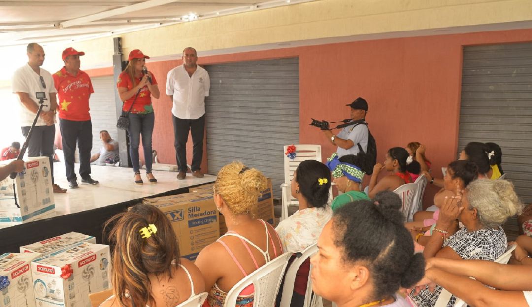 Regalos internas cárcel de mujeres Cartagena: Internas de la cárcel de mujeres de Cartagena recibieron regalos