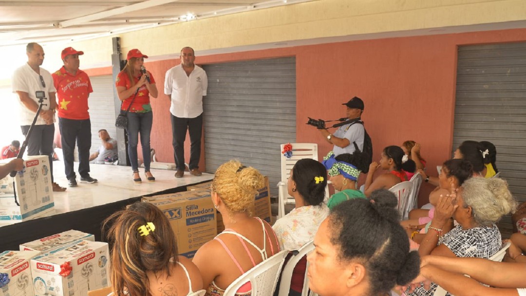 Internas de la cárcel de mujeres de Cartagena recibieron regalos