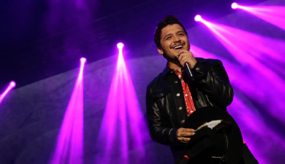 Christian Nodal cerró con una gran presentación en el Aguinaldo Boyacense