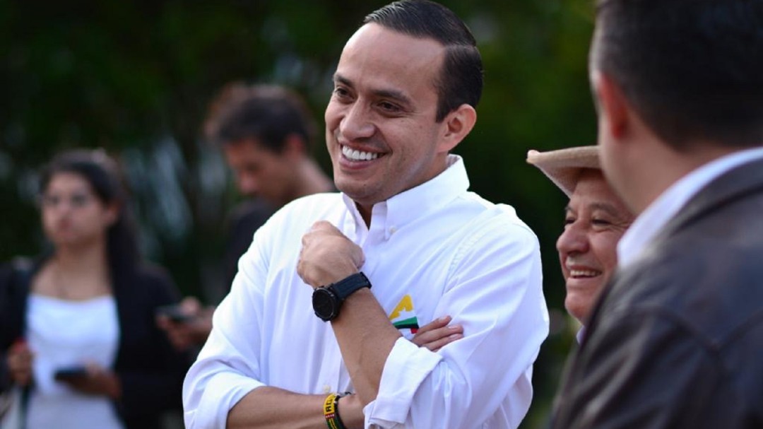 Gobernador se posesiona en el Santísimo