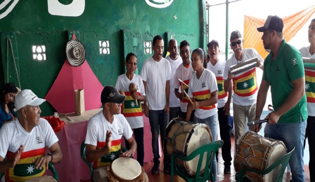 Habitantes de calle Barranquilla: Habitantes de calle conforman grupo folclórico en Barranquilla