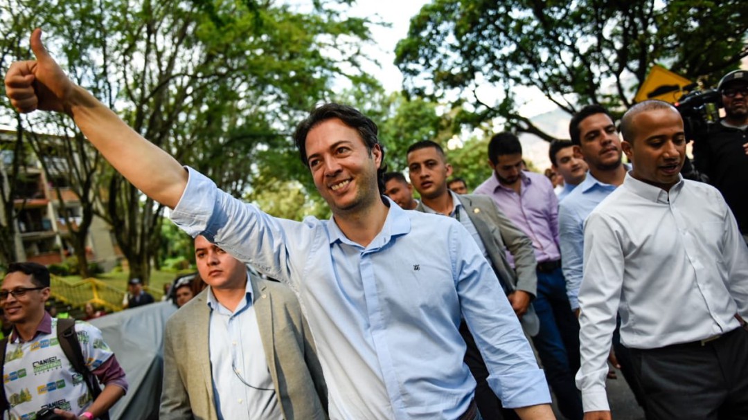 Alcalde de Medellín dice que no está politizando a EPM