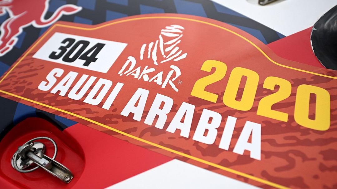 El primer Dakar en Arabia arranca con las miradas en Fernando Alonso