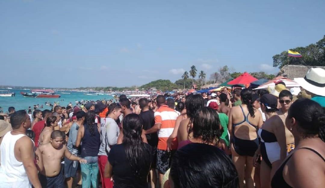 Ingreso cerrado Playa Blaca Barú Cartagena: Por alto flujo de visitantes, cierran ingreso a Playa Blanca en isla Barú