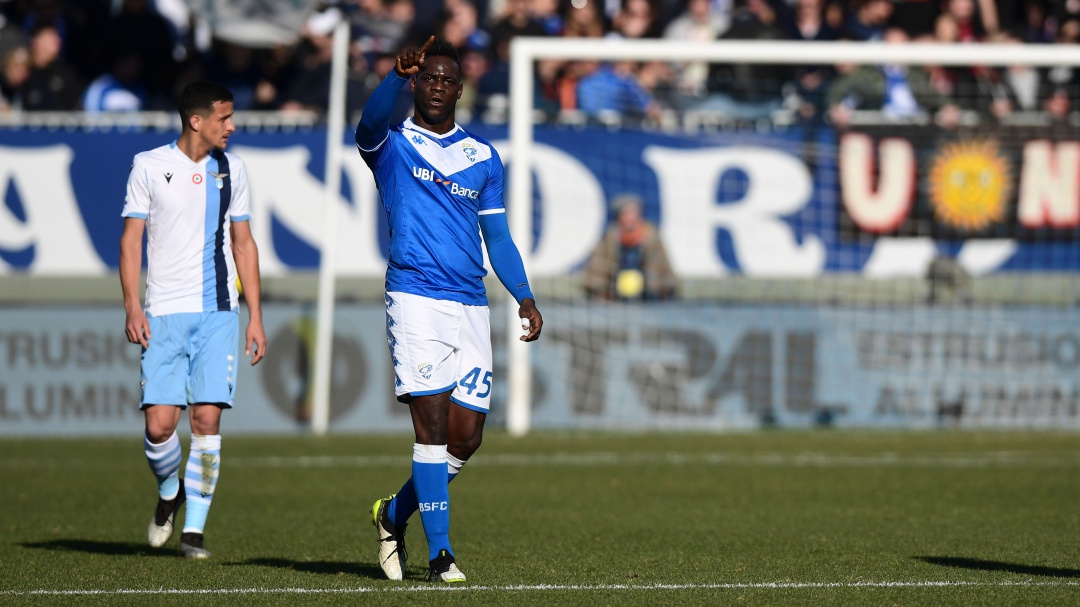 Balotelli, segunda década consecutiva marcando el primer gol en la Serie A