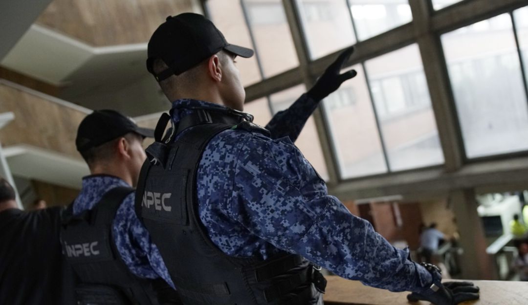 Emergencia carcelaria en colombia: Denuncian plan pistola contra guardias del Inpec