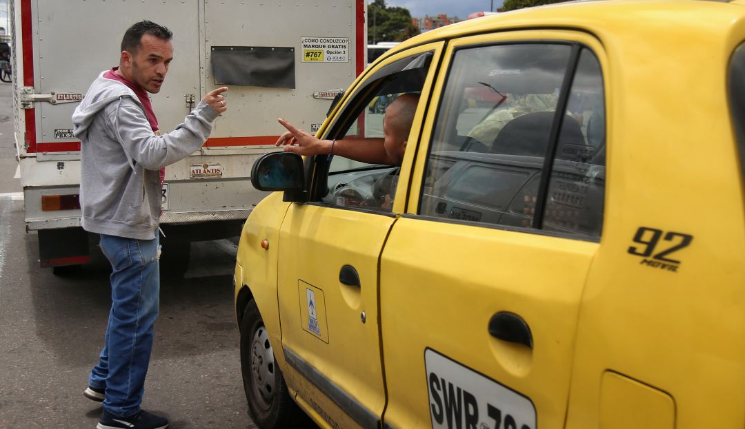Un taxista fue asesinado en medio de un atraco