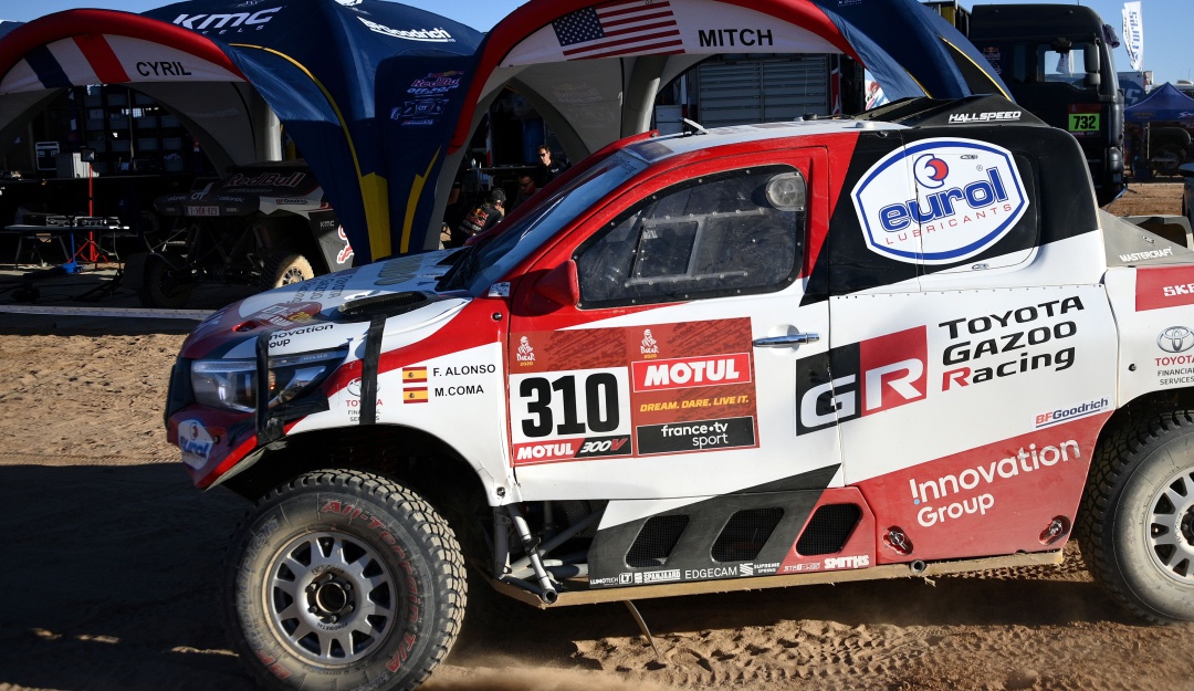 Tercer día Rally Dakar Carlos Sainz Fernando Alonso: Sainz asumió el liderato en coches y Alonso brilló en tercer día del Rally