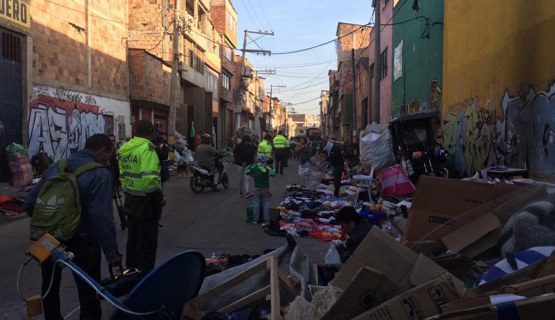 Operativos en Bogotá por vendedores de objetos usados: Operativos en el barrio Maria Paz de Kennedy
