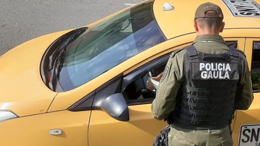 Capturados extorsionistas que exigían 20 millones a taxista en Bello