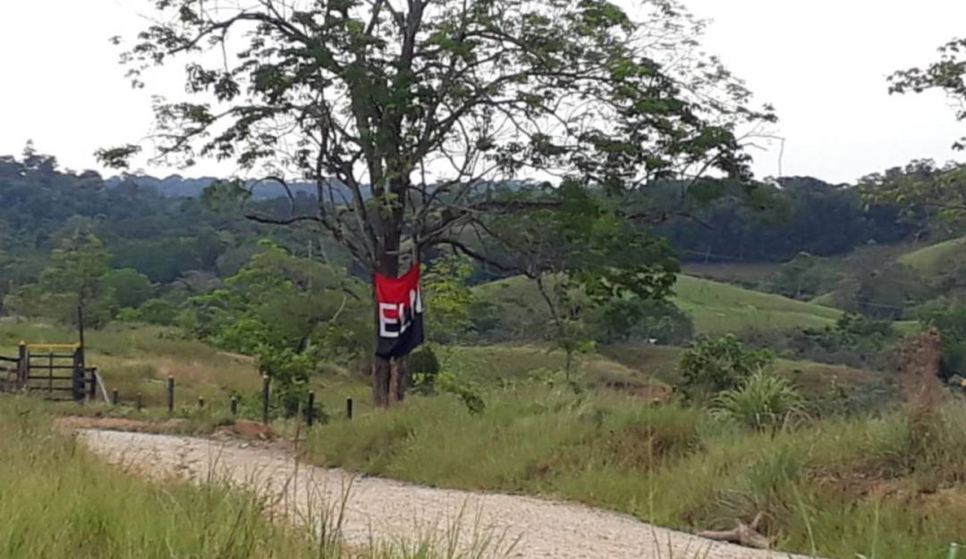 ELN en Risaralda: Desactivan artefacto explosivo con bandera del ELN en Mistrató, Risaralda