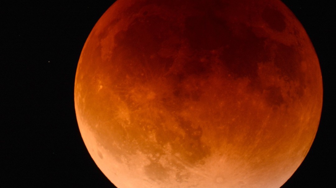 ¡Prepárese para el primer eclipse lunar del año!