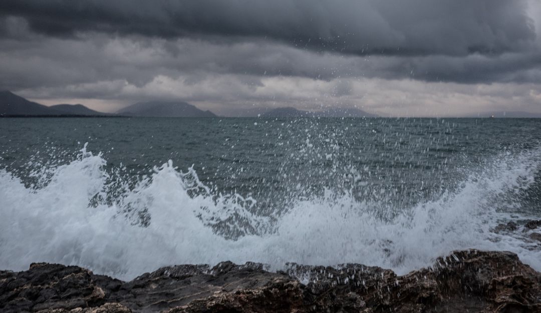 Alerta roja en el mar Caribe por oleaje y fuertes vientos: Alerta roja en el mar Caribe por oleaje y fuertes vientos