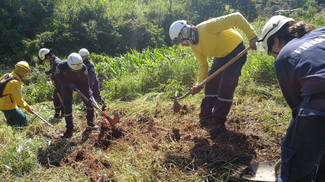 Con la ayuda de drones, los bomberos de Caldas previenen incendios