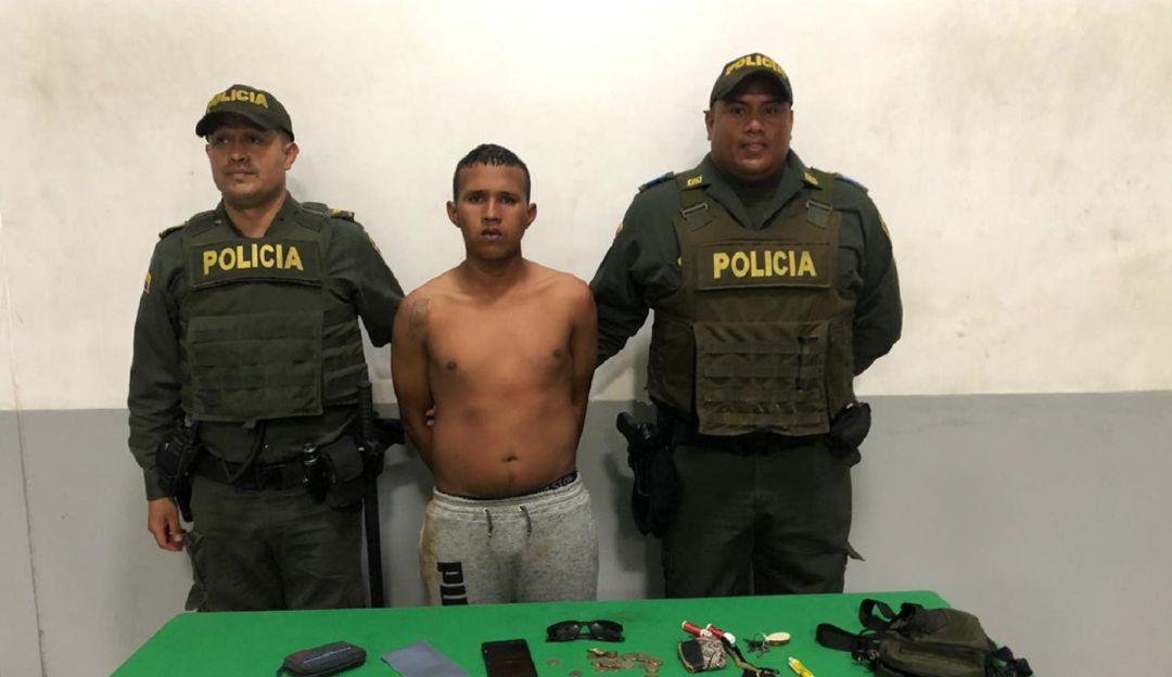 Ladrón de turista puente pumarejo: Un capturado por atraco a turistas en el nuevo puente Pumarejo