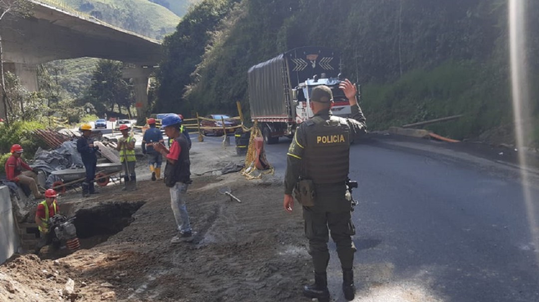 Retoman cierres nocturnos en la vía al Alto de la Línea
