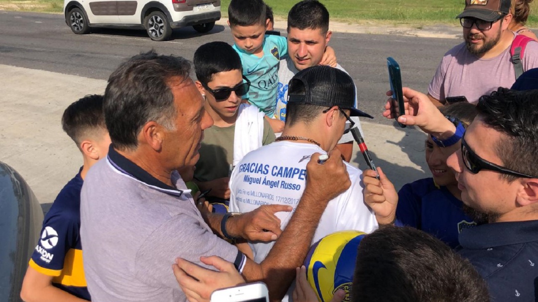 Hincha de Millonarios visitó a Russo en entrenamiento de Boca