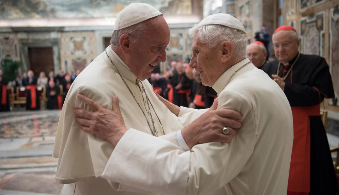 Benedicto XVI pidió al papa Francisco no ordenar hombres casados