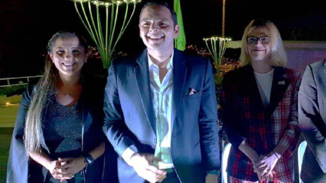 En Manizales recogen firmas para la destitución de funcionaria transexual