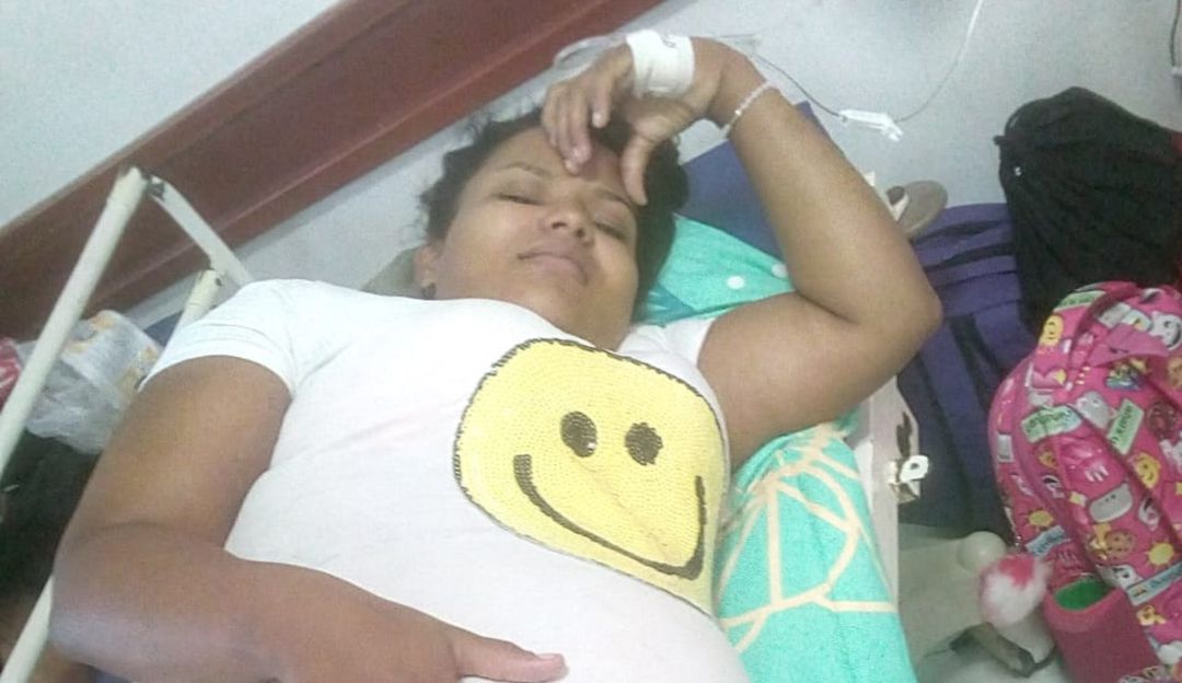 Niegan atención a mujer que está a punto de perder a su bebé en Santa Marta