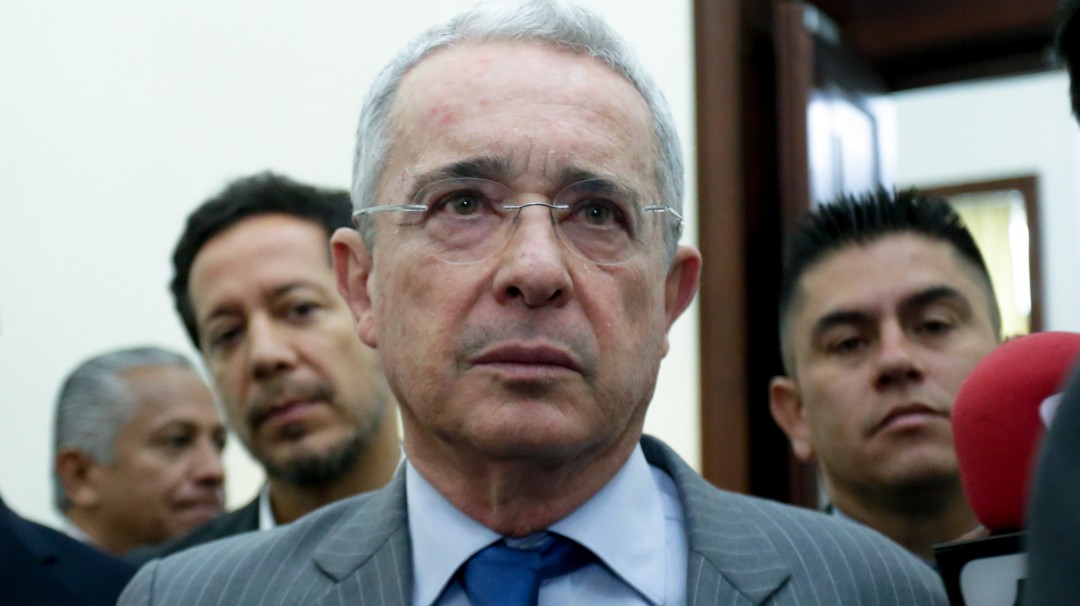 Expresidente Uribe defendió decisión de Claudia López
