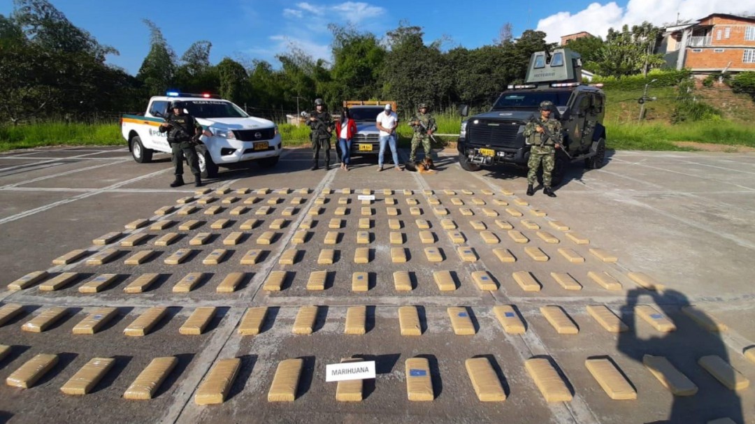 Ejército incauta 198 kilogramos de marihuana sobre la vía Panamericana