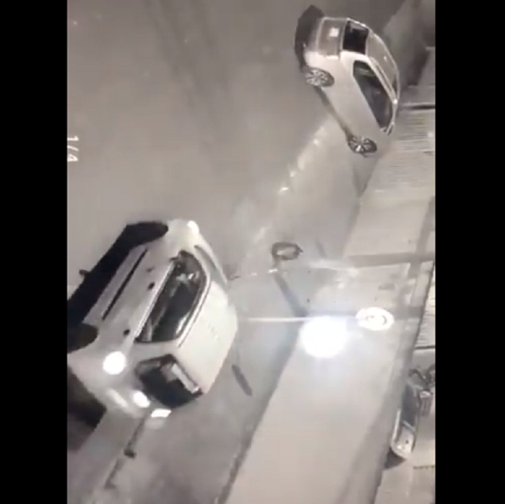 ¿Nuevo objetivo? Taxista derriba patinetas eléctricas