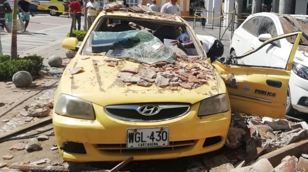 Taxista herido en desplome de balcón en Cartagena se recupera