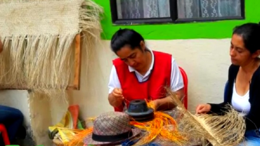 Asociación de Tejedoras "Juanita" de Sandoná, recibe el Premio Tradición