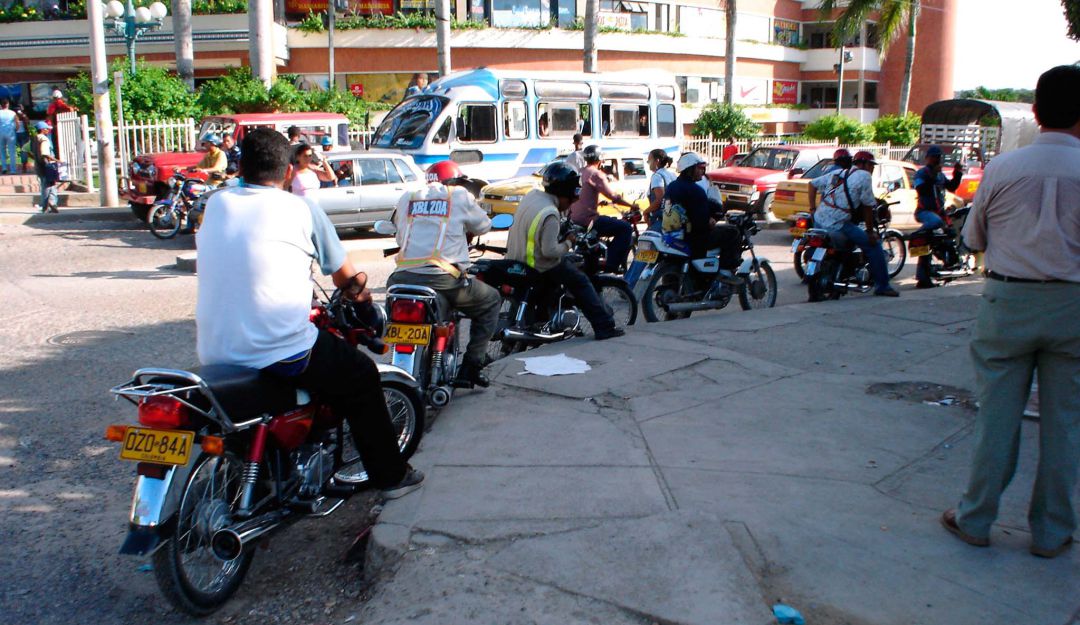 Decreto motos Cartagena: Piden a alcalde de Cartagena no derogar decreto de restricción a parrillero