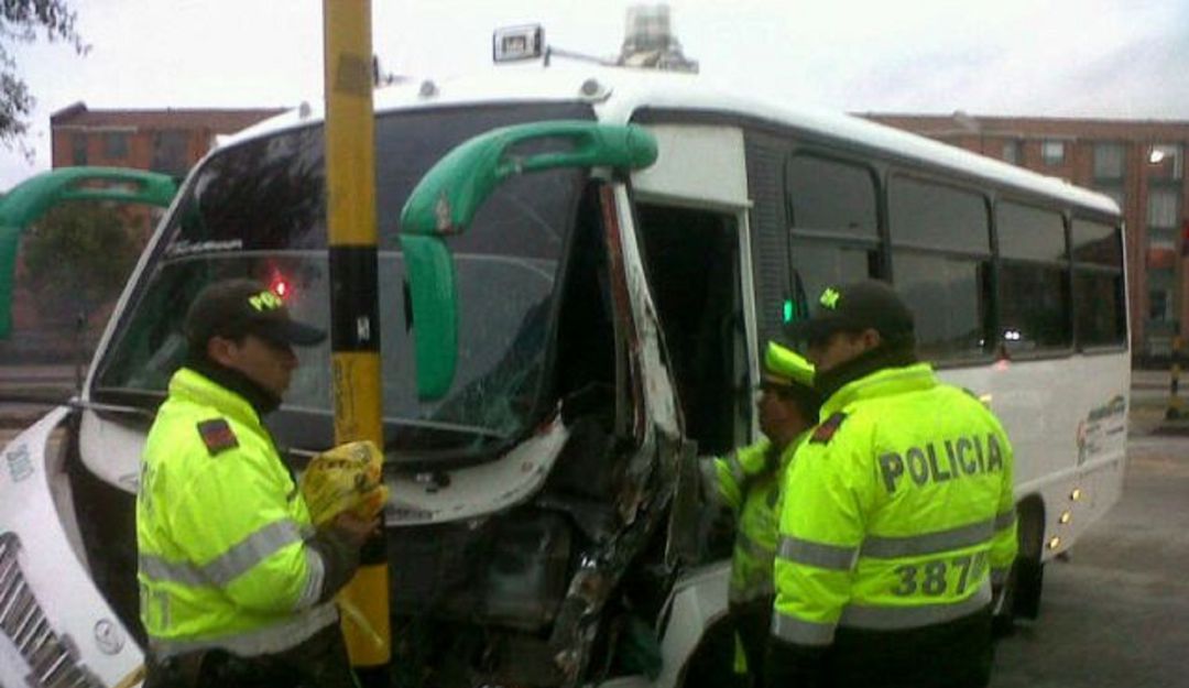 Están fuera de peligro niñas del Liceo Femenino accidentadas en ruta: Están fuera de peligro niñas del Liceo Femenino accidentadas en ruta
