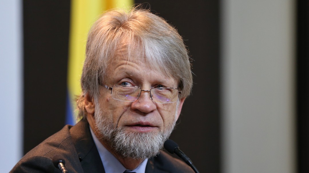 Antanas Mockus debe dejar el Congreso