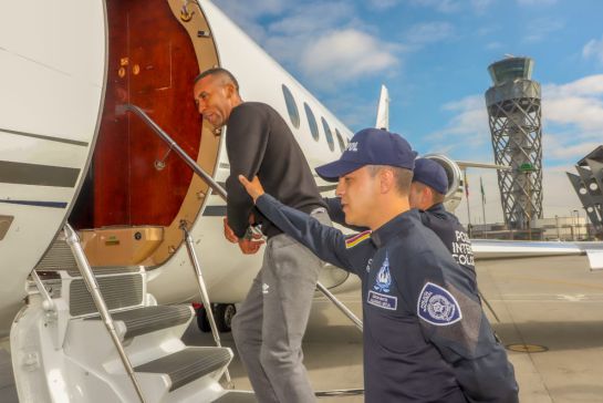 Jhon Viáfara es extraditado a Estados Unidos: Extraditan a Jhon Viáfara a Estados Unidos Jhon Viáfara es extraditado a Estados Unidos: Extraditan a Jhon Viáfara a Estados Unidos