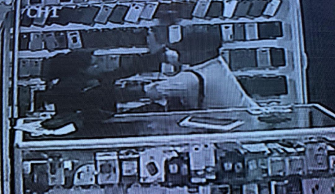 Búsqueda delincuente que habría agredido a mujer en hurto Cartagena: Buscan a delincuente que habría agredido a mujer en un hurto en Cartagena