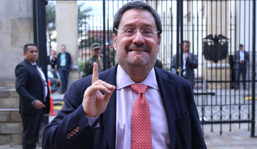 Francisco Santos opinión en Twitter: ¡Como lo prometió! Francisco Santos empezó a opinar en redes sociales